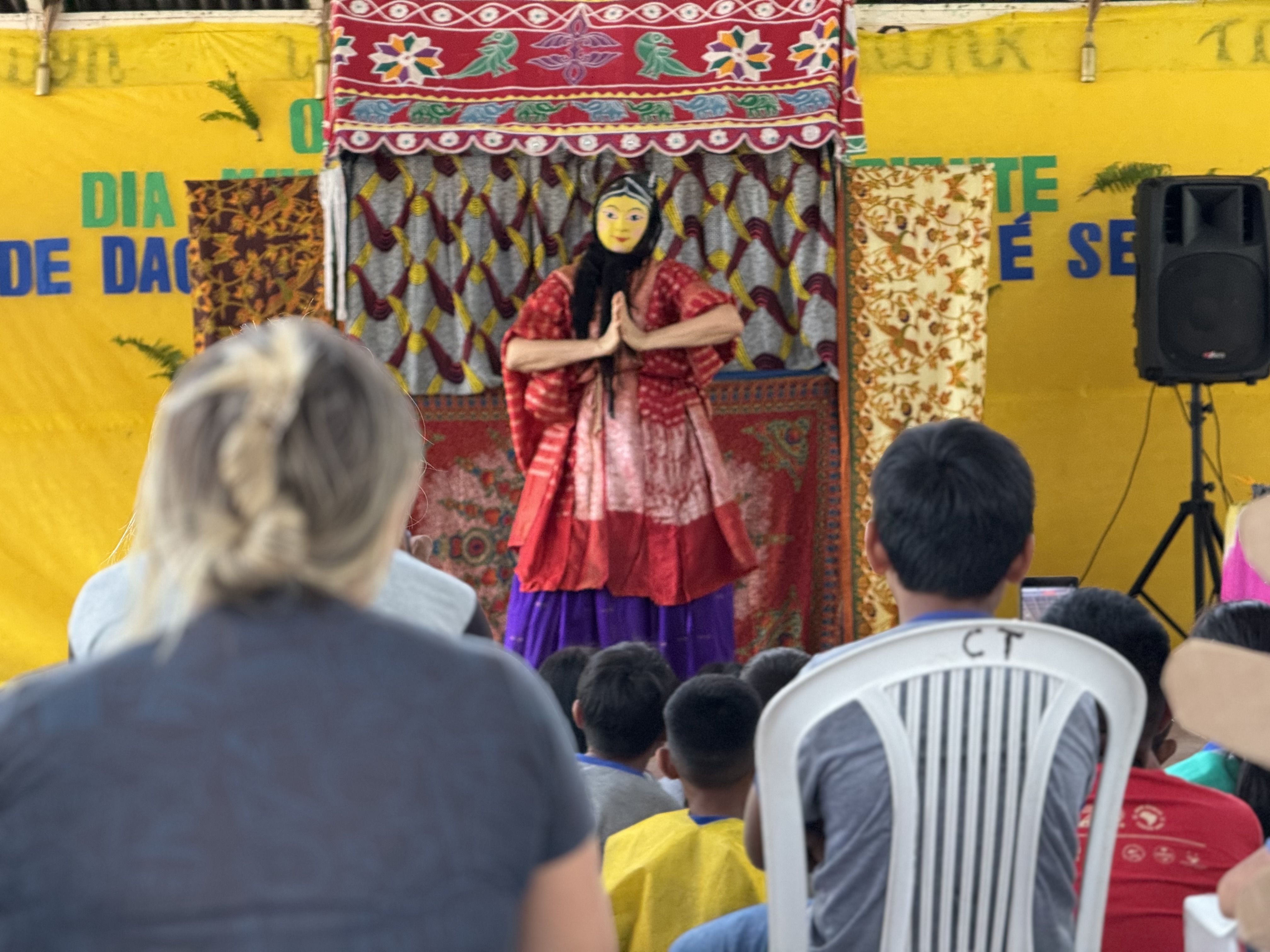 Grupo Malokombia apresentou teatro mudo com tema de preservação ambiental|Fabrício Araújo/ISA