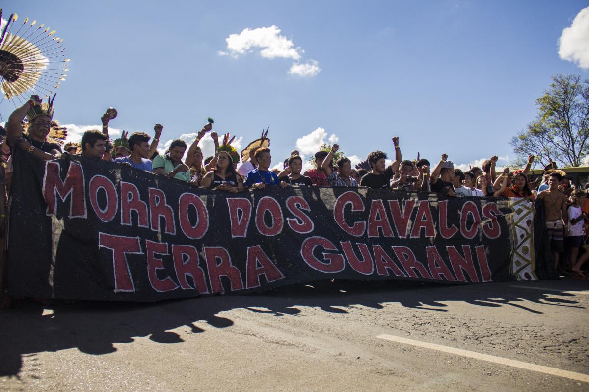 Guarani da Terra Indígena Morro dos Cavalos (SC) participam de ato que desceu o Eixo Monumental