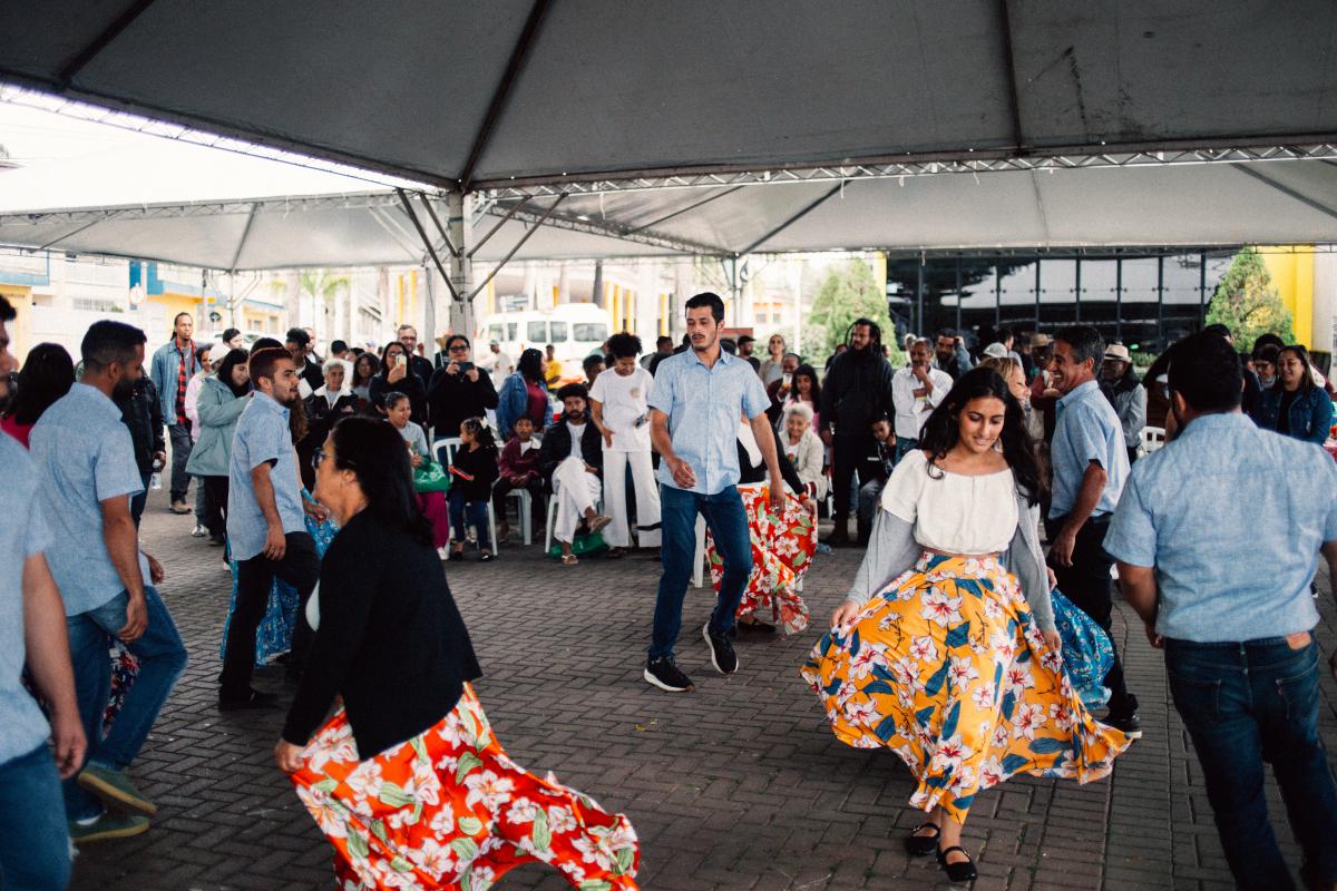 Dança durante a Feira de Sementes do Vale do Ribeira de 2025