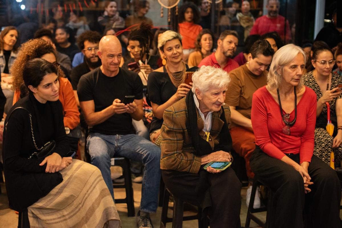 Público da conversa entre Geni Nunes e Ehuana Yanomami