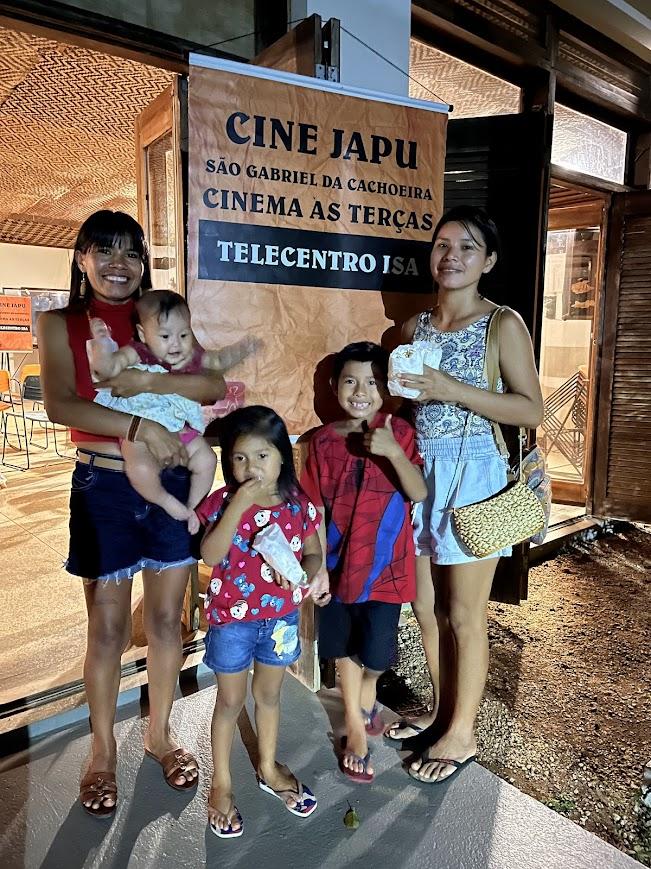 Público presente no Cine Japu, em São Gabriel da Cachoeira (AM)