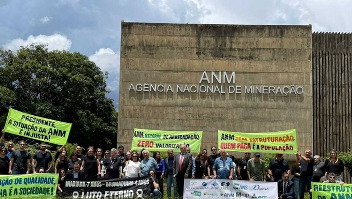 Servidores da ANM protestam por melhores condições de trabalho em 2024 | ANM